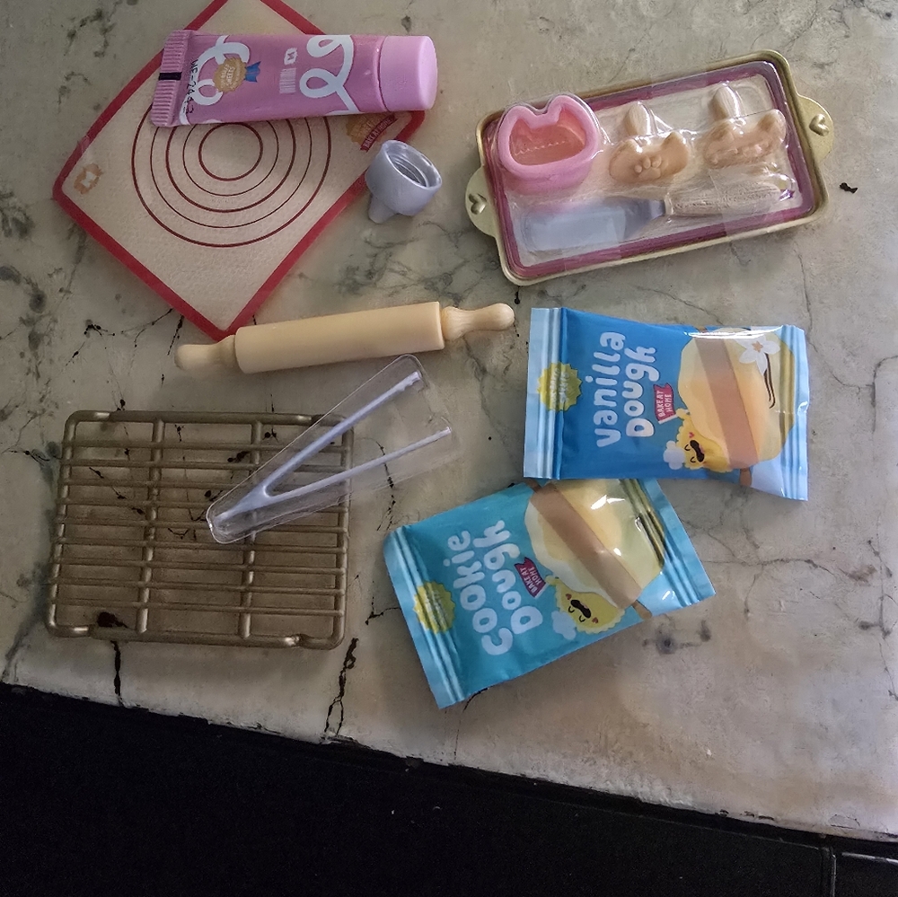 MGA Miniverse Make It Mini From Scratch Vanilla Kitty Cookies